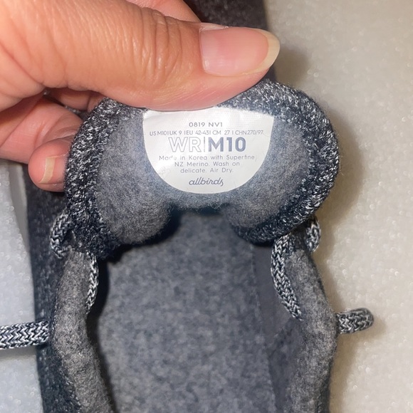 Allbirds Men’s Wool Sneakers - Picture 5 of 7